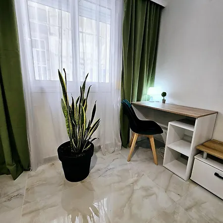 Acvi Lux - Center By Seafront Apartment *