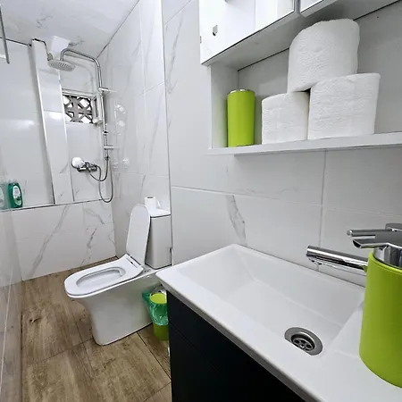 Acvi Lux - Center By Seafront Apartment